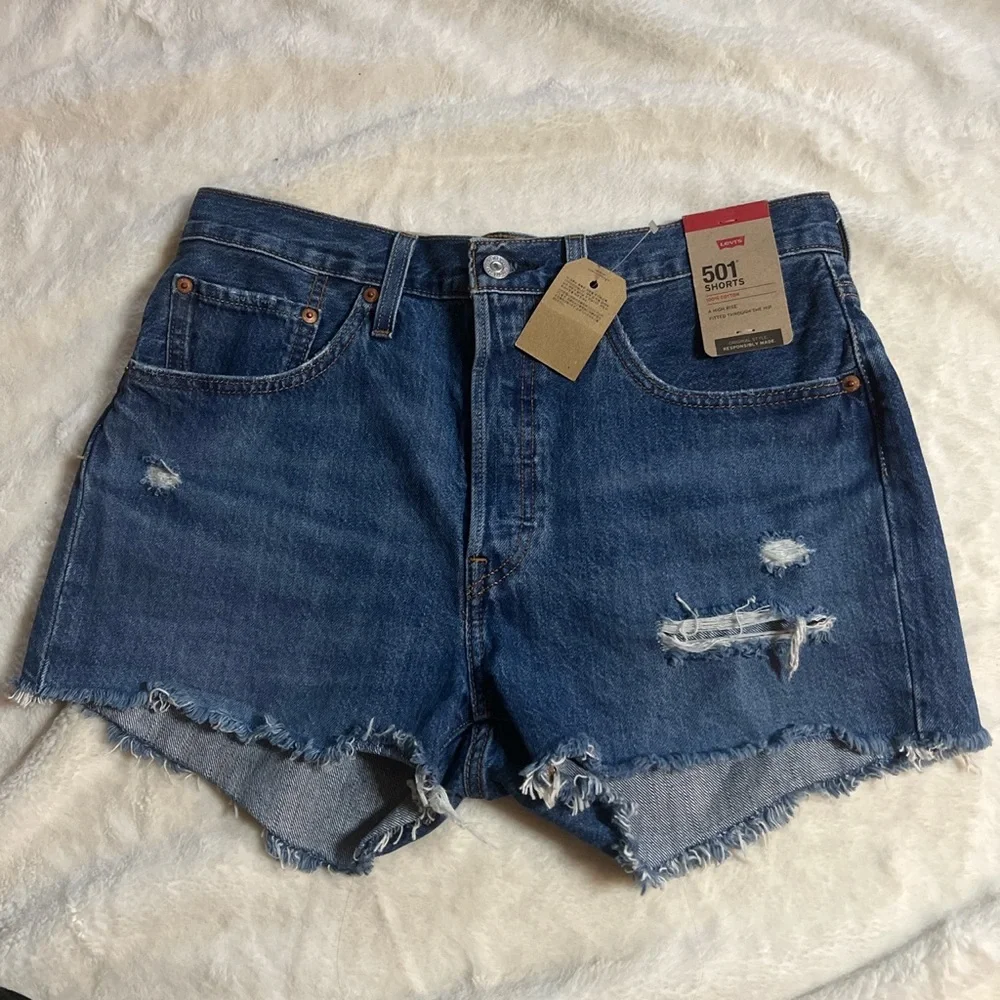 Levi’s 501 High Rise Ripped Shorts - NWT - Picture 1 of 4